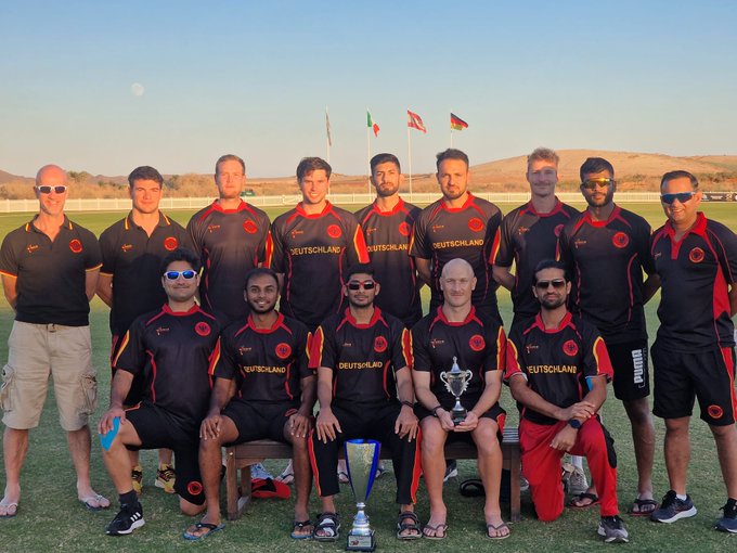 WATCH | Dropped sitter and run-out miss from point-blank range elicits epic taunting celebration