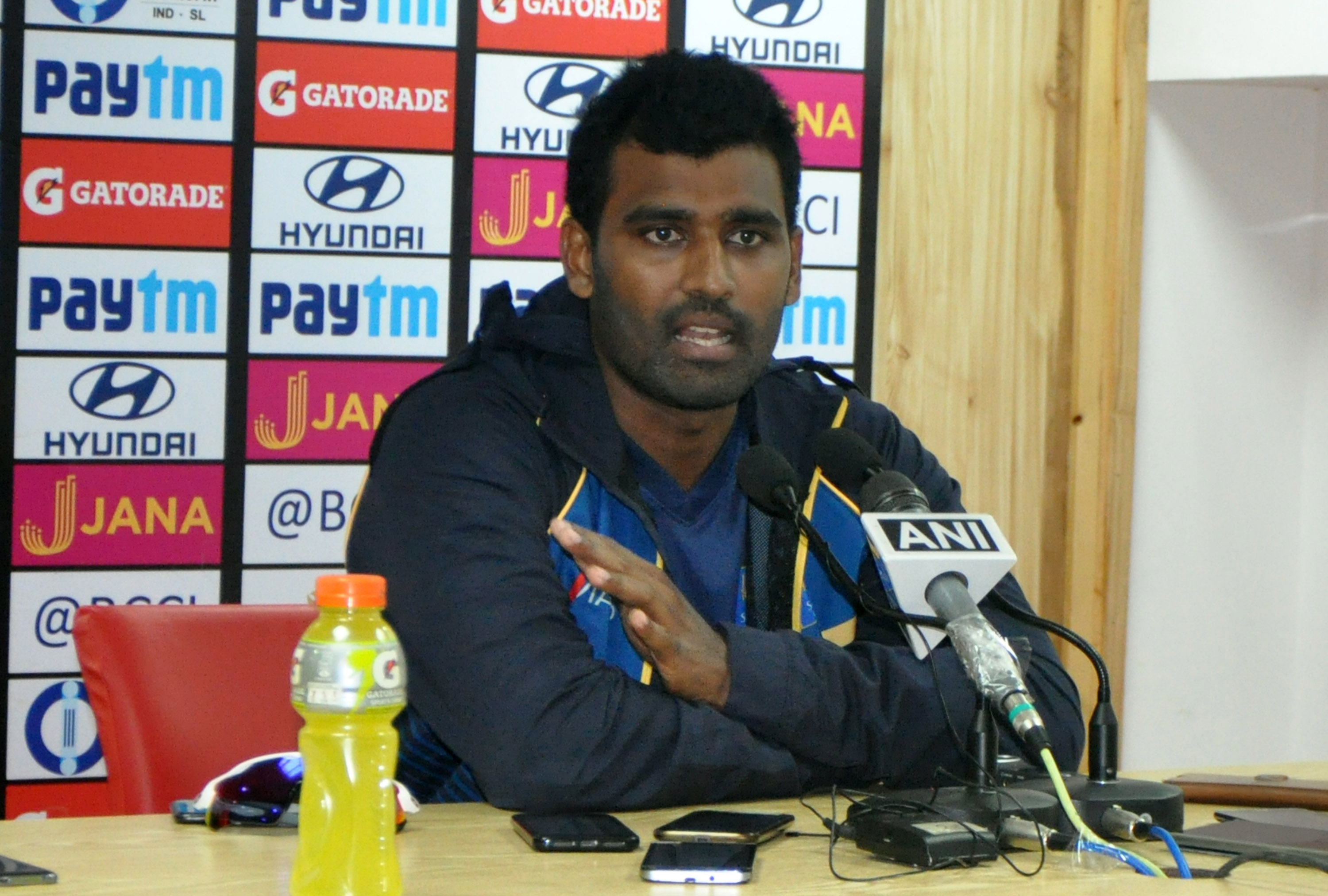Reports | Thisara Perera announces retirement from international cricket