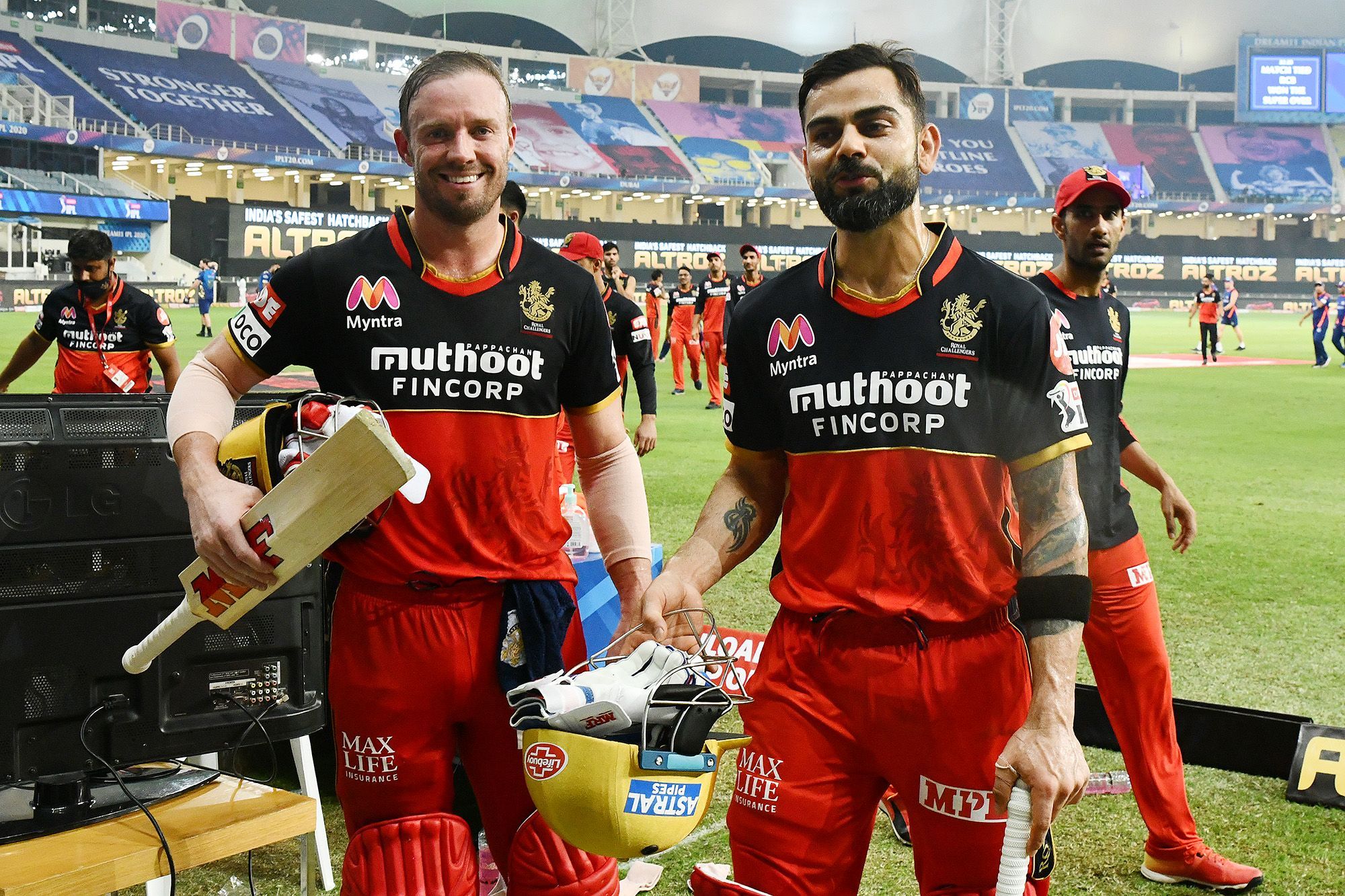 AB de Villiers congratulated Virat Kohli for his contributions as RCB captain