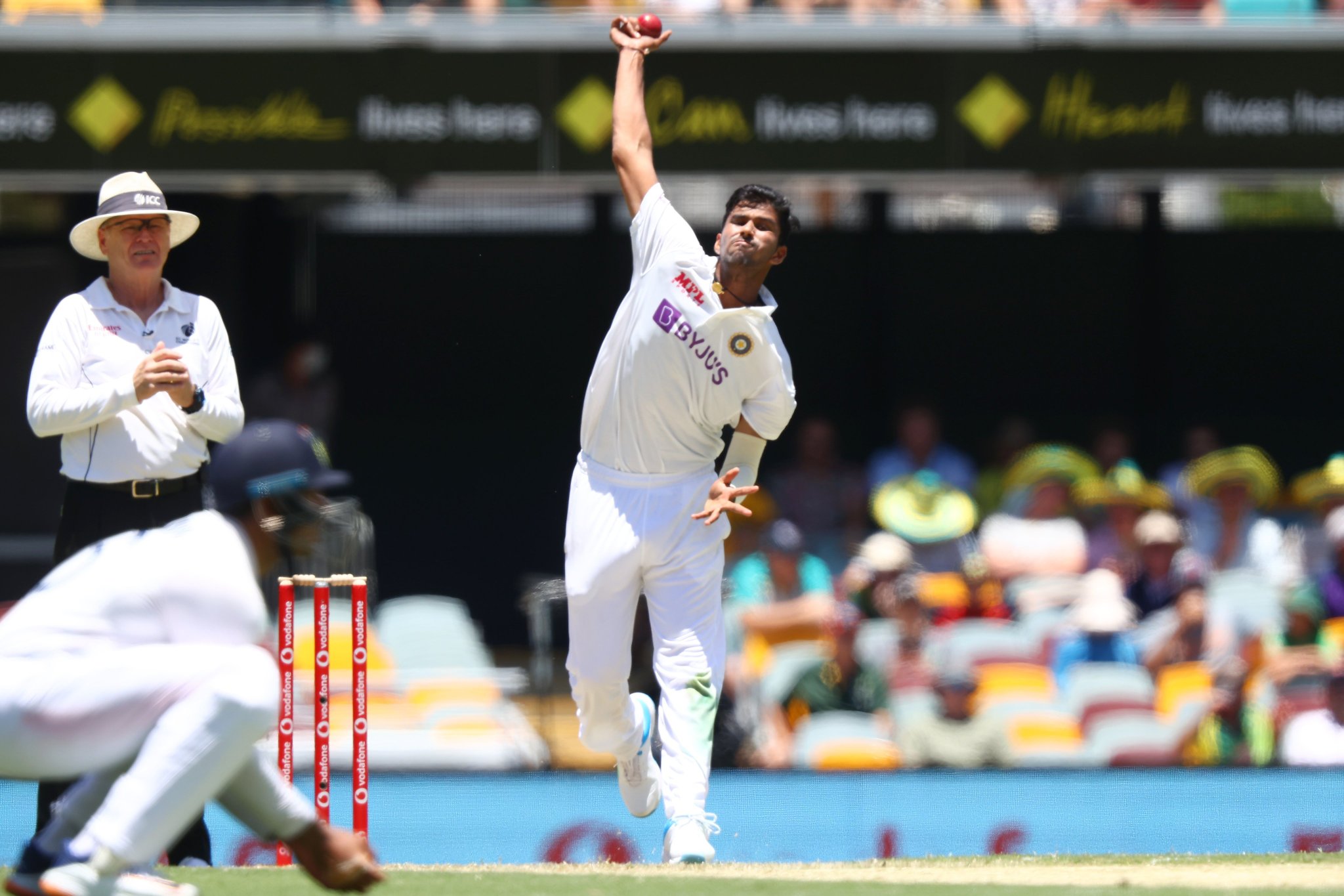 Washington Sundar gets Steve Smith as his debut test wicket