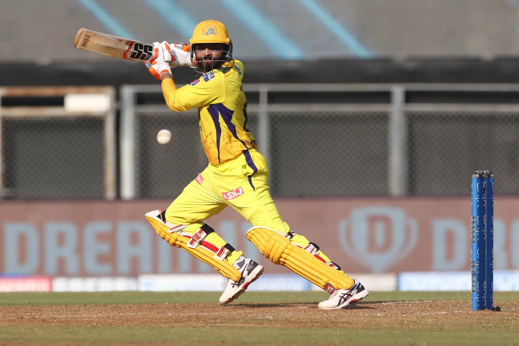 Jadeja's brisk 8-ball 22 powered CSK to a thrilling last-ball win