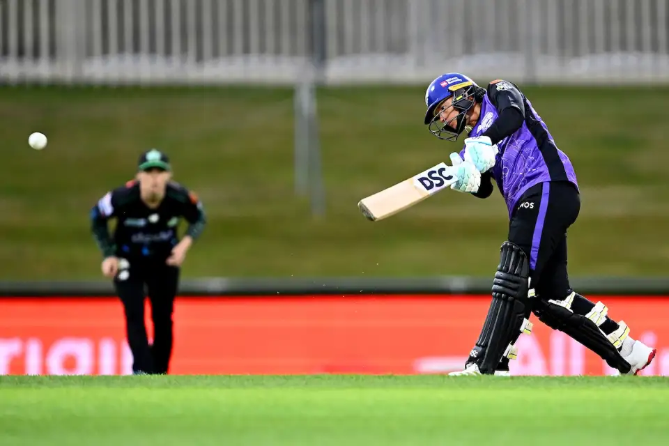 Danny Wyatt-Hodge soared back to the top of the WBBL run-scoring charts with a match-winning 71 for Hobart Hurricanes against Melbourne Stars at Bellerive Oval