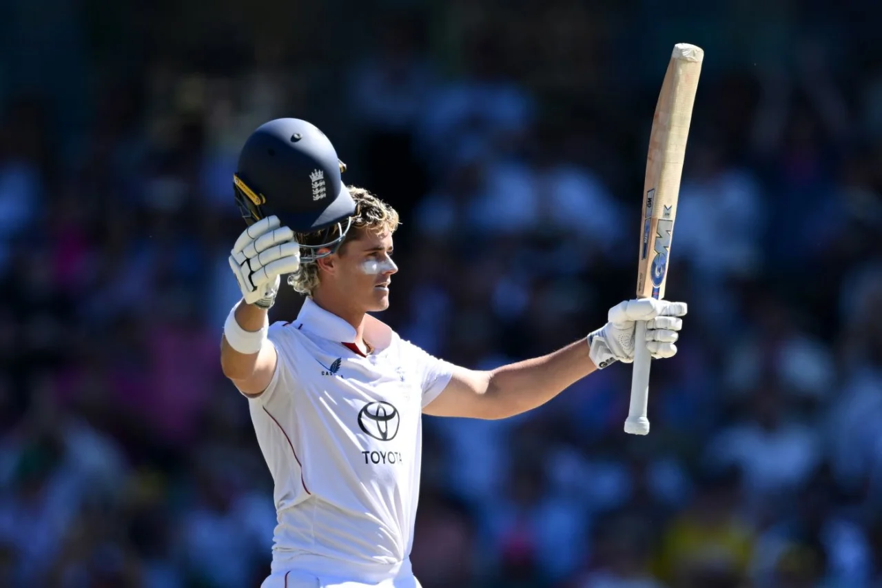 Jacob Bethell's kept England in the contest on yet another day of Ashes cricket dominated by Australia at the SCG