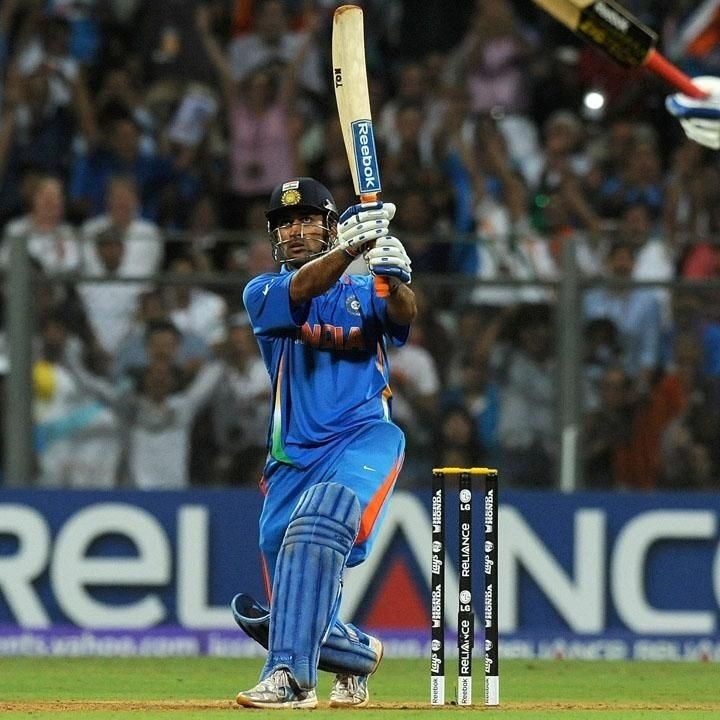 MS Dhoni hitting the winning six