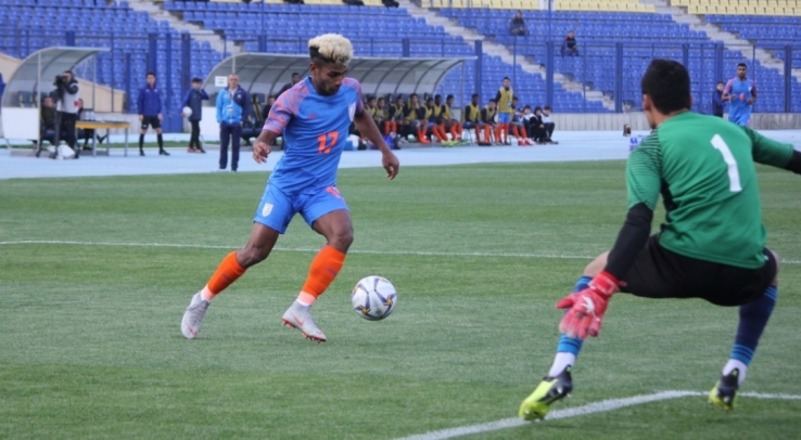 Young players should keep copy of contract with themselves, opines Renedy Singh