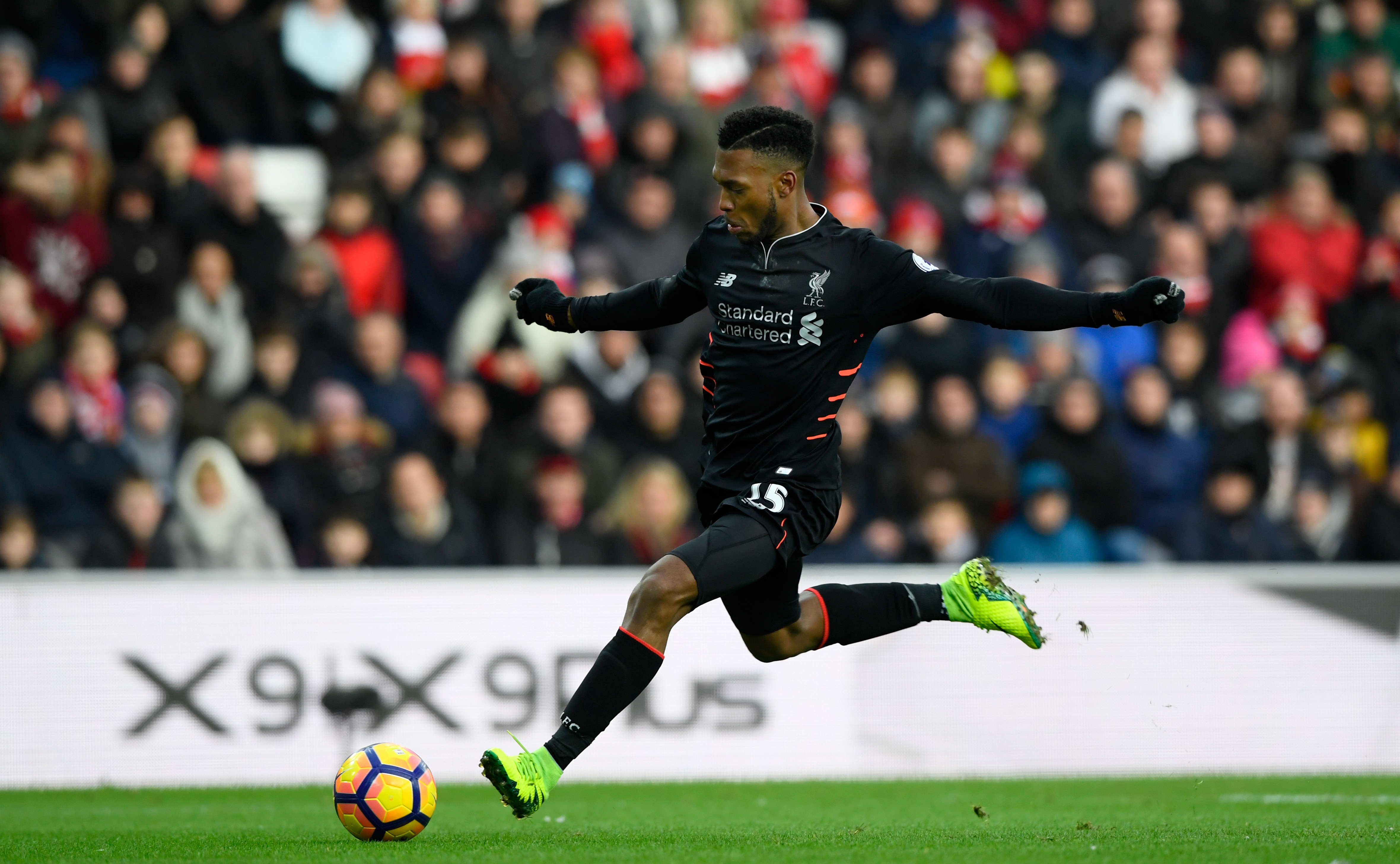 The Gifs that keep on gifing! Giroud’s ballerina, Lingard’s miss, and more from EPL this week