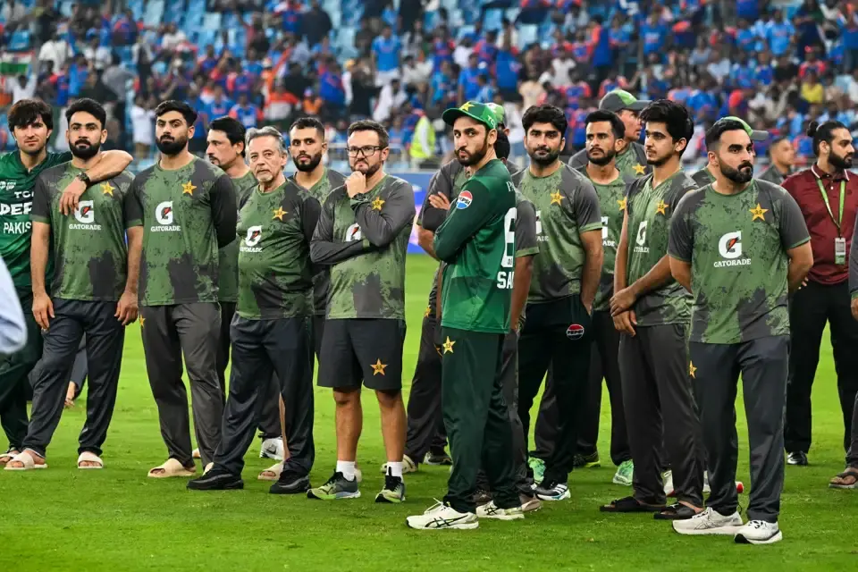 Watch Out How Pakistan Fans Express Frustration Hilariously.