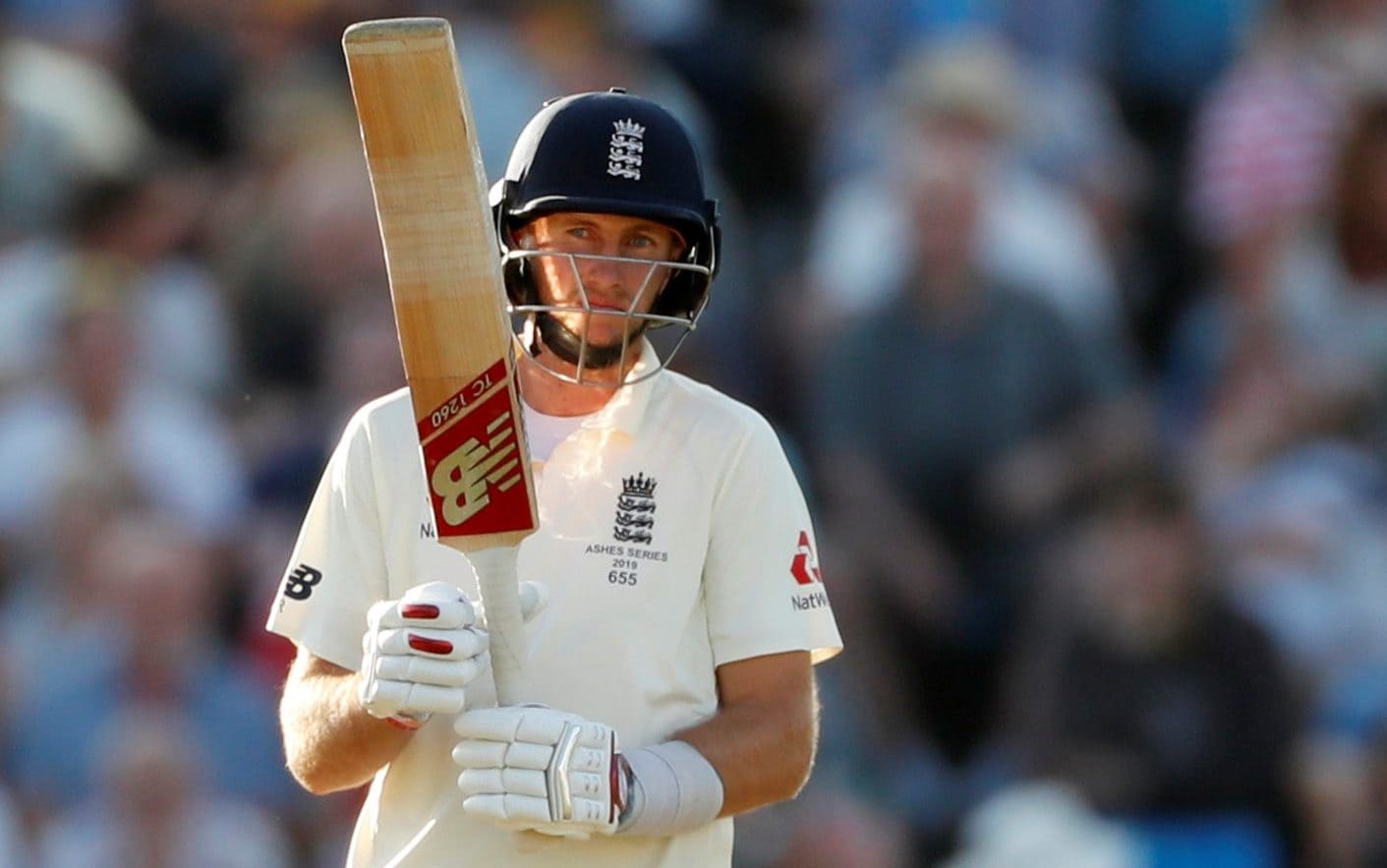 Root clearly said "there was not bat"