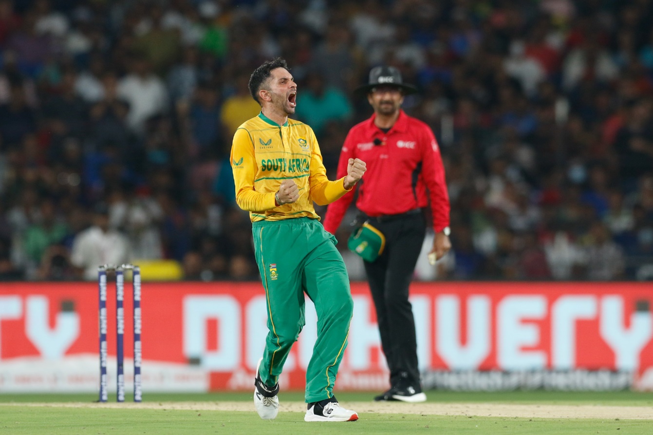 Keshav Maharaj pumped up after 'tactically' dismissing Rishabh Pant.