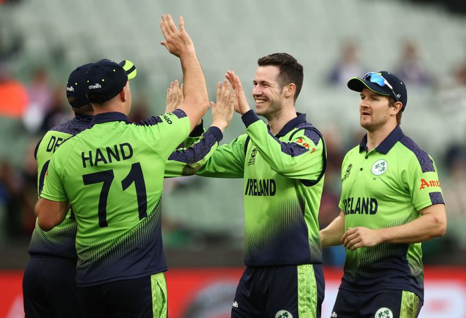 ICC World T20 | Twitter reacts as Barry McCarthy earns standing ovation from Gabba crowd with outrageous fielding effort