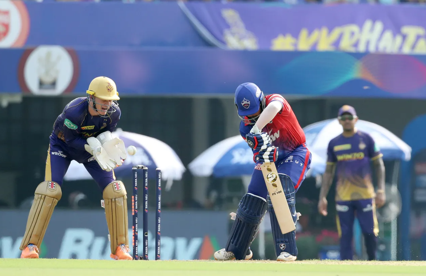 Prithvi Shaw left stunned after being bowled by Varun Chakravarthy