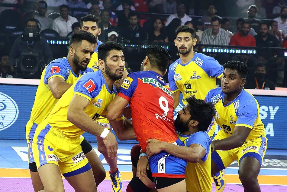 UP Yoddhas Edge Past Tamil Thalaivas with Guman-Gagan Brilliance