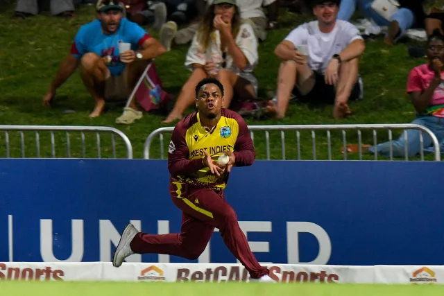 WI vs SCO | Twitter delirious as Hetmyer gets a legend-like reception from teammates after plucking blinder